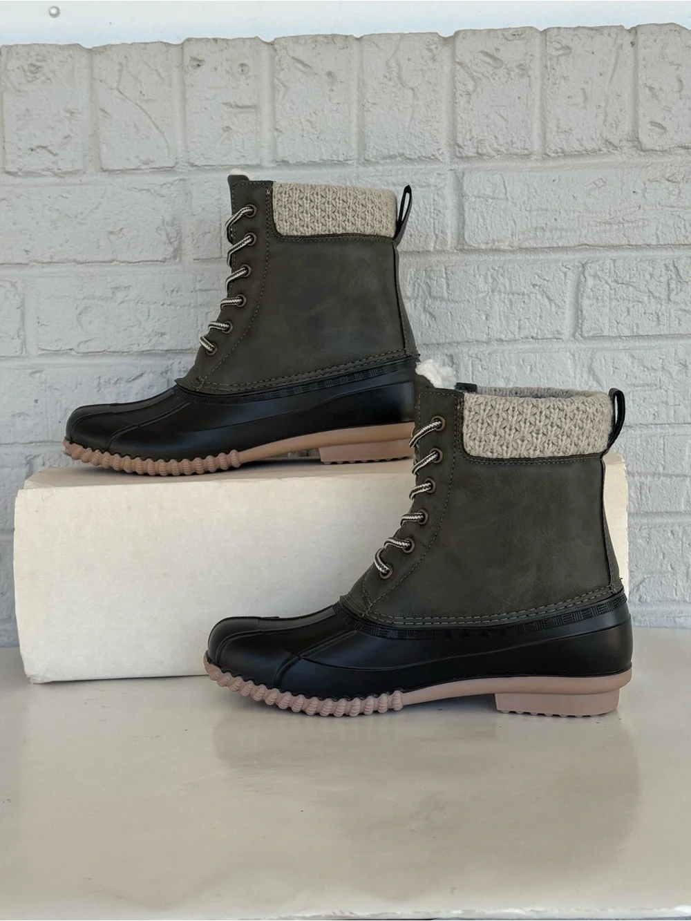 Magellan Mid Sweater Duck Boots Women's 8